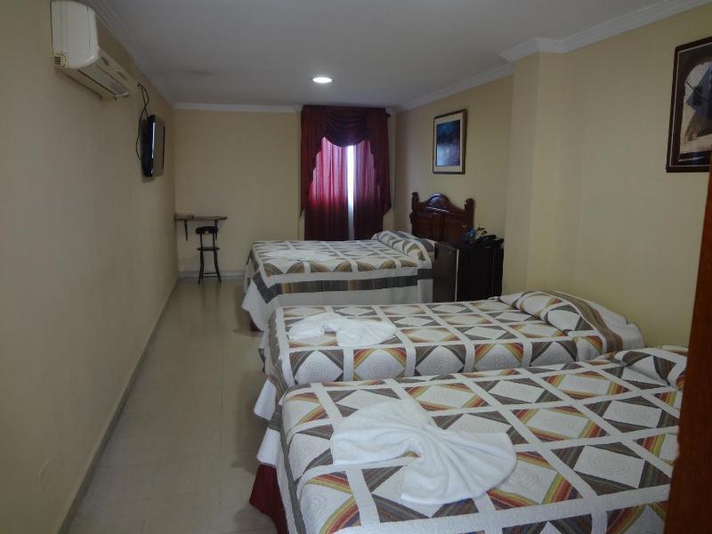 Economy Triple Room image 1