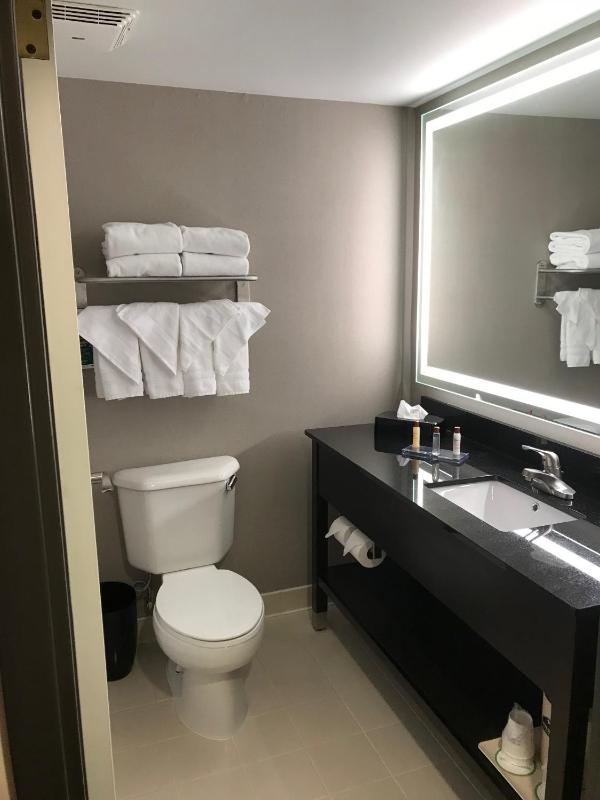 King Room image 3