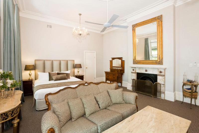 Superior King Suite image 1