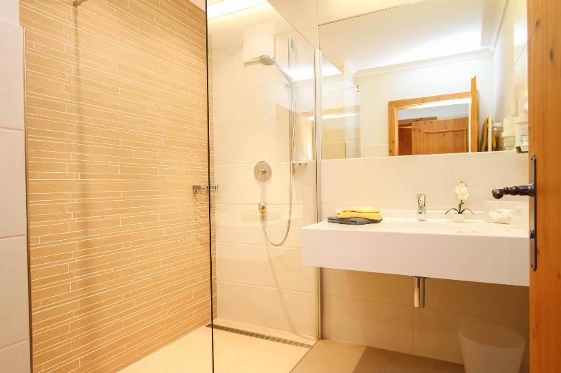 Superior Double Room with Sofa image 3