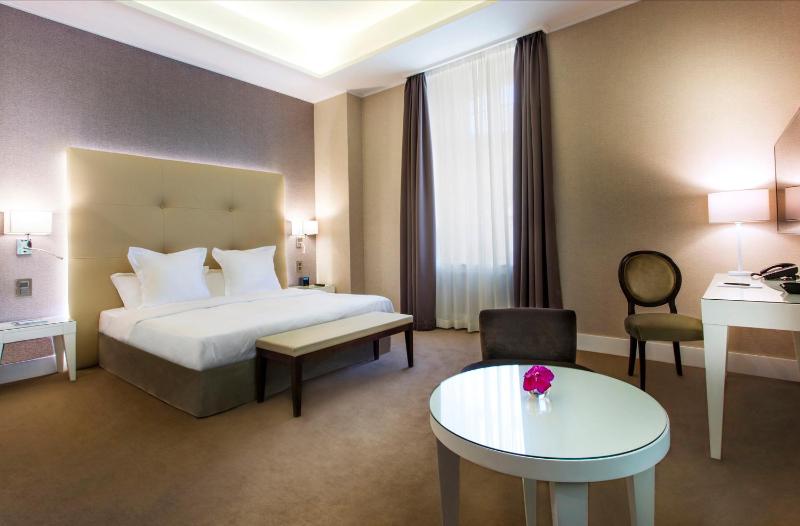 Superior Double Room image 2