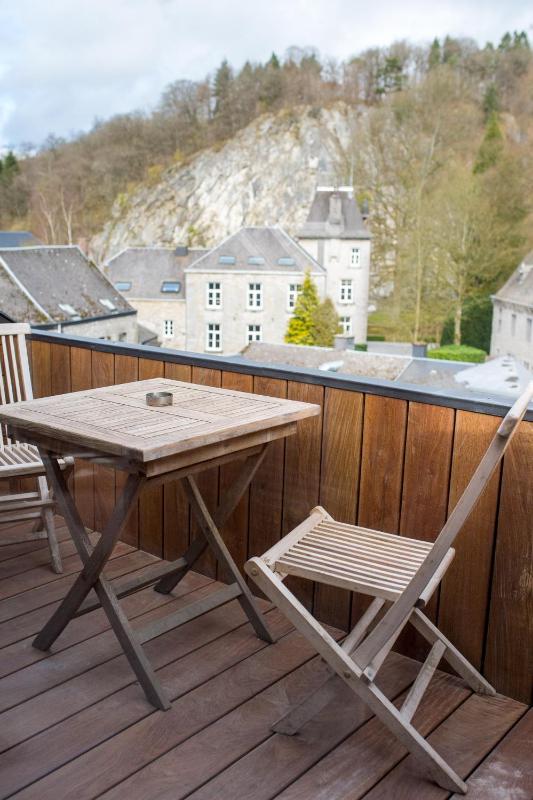 Deluxe Double Room with Balcony image 3