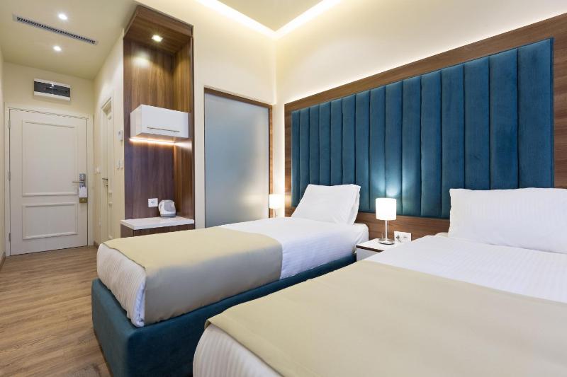 Marquise Hotel Garni - image 3