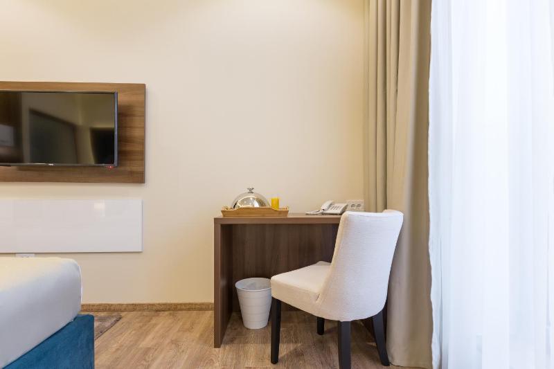 Economy Double or Twin Room image 4