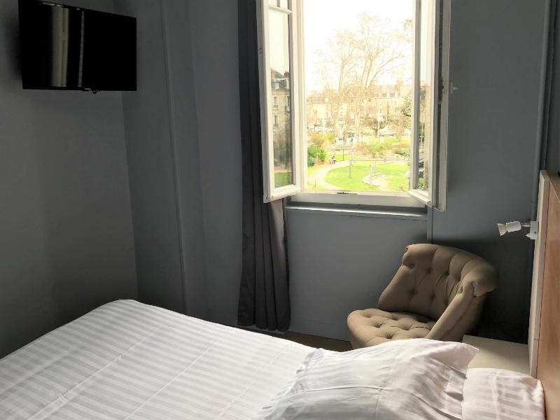 Double Room image 4