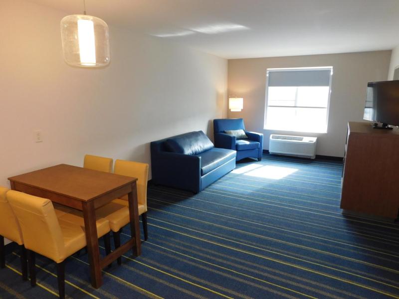 King Suite with One King Bed and Bathtub with Grab Bars - Mobility Accessible - Non-Smoking image 2