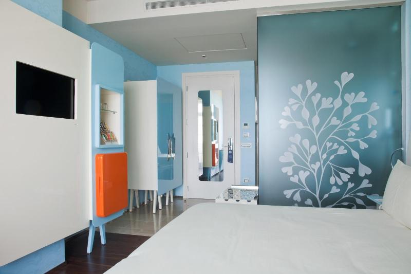 Double with Sea View image 4