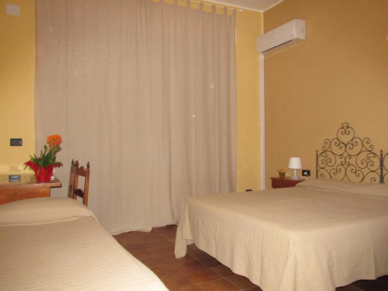Triple Room with View image 3