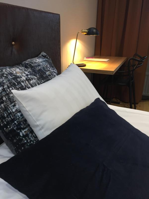 Superior King Room image 4