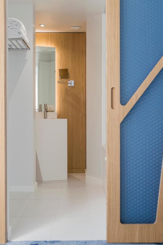 Urban Chic Standard Room with Bath image 1