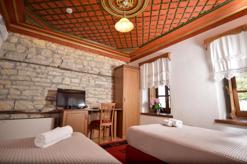 Double or Twin Room image 4