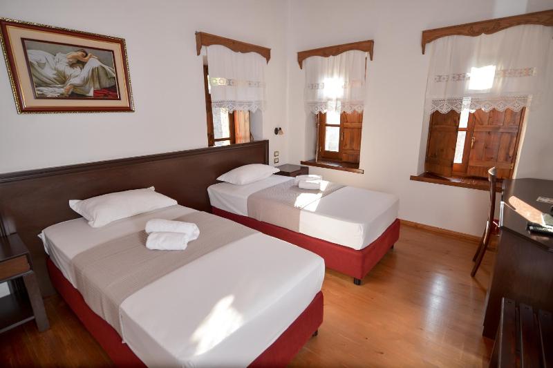 Double or Twin Room image 2