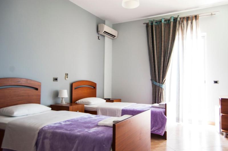 Family Room with Balcony and Sea View image 3