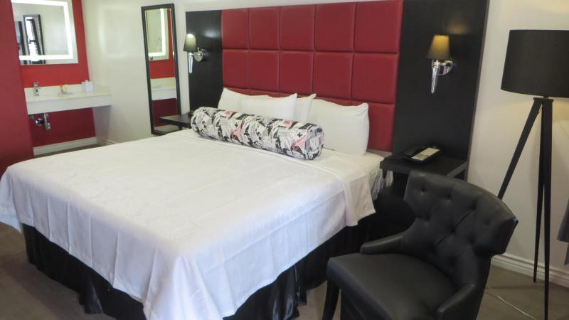 King Room image 3