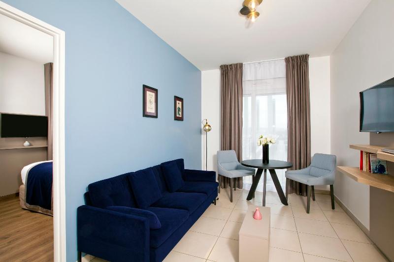 One-Bedroom Apartment image 3