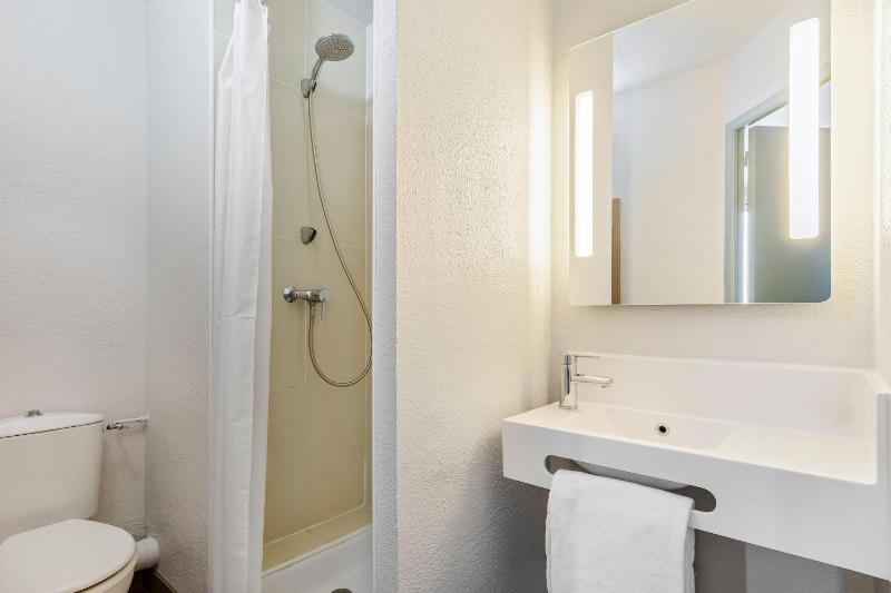 Double Room - Non-Smoking  image 3