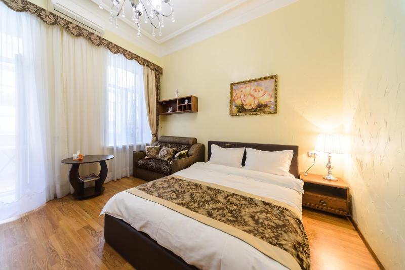 Kiev Centre Apartments - image 12
