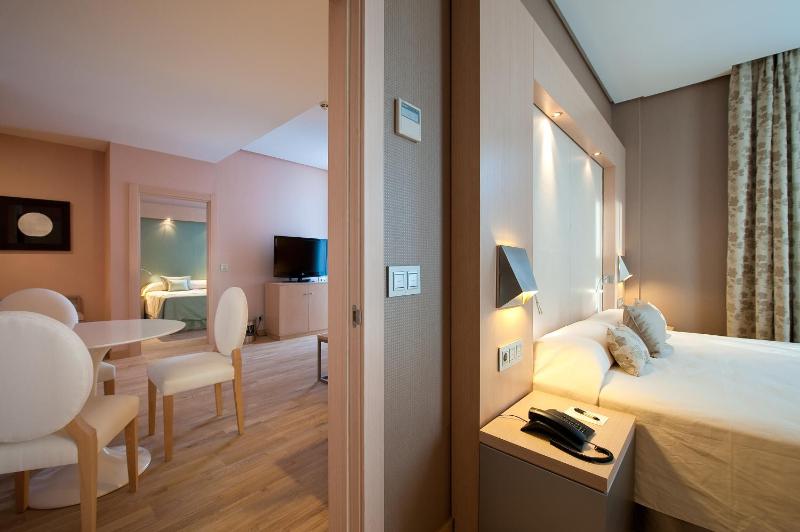 Two-Bedroom Suite image 3
