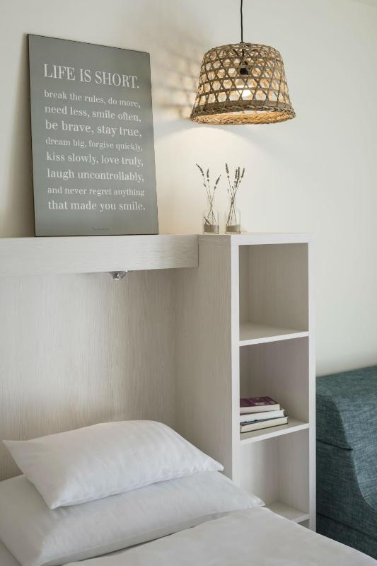 Falky Room with Side Sea View (2 Adults + 2 Children) image 4