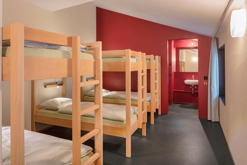 Bed in 6-Bed Mixed Dormitory Room image 2