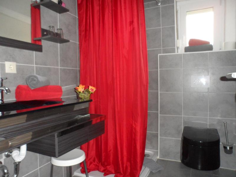 Deluxe Studio image 2