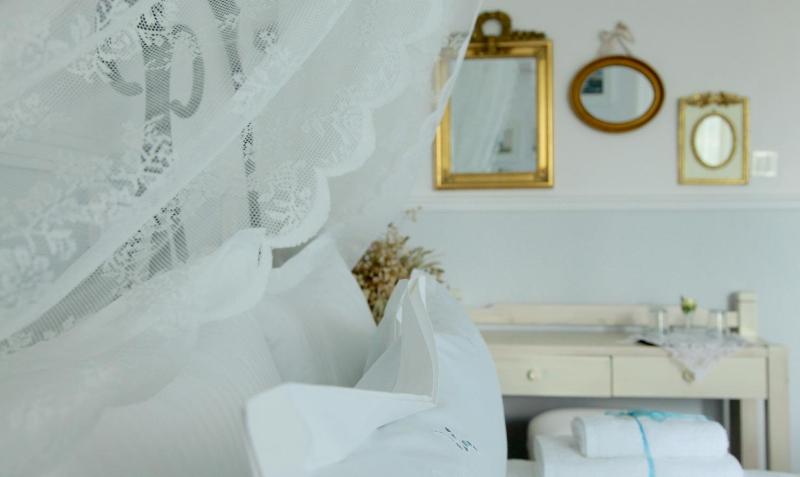 Double or Twin Room image 1