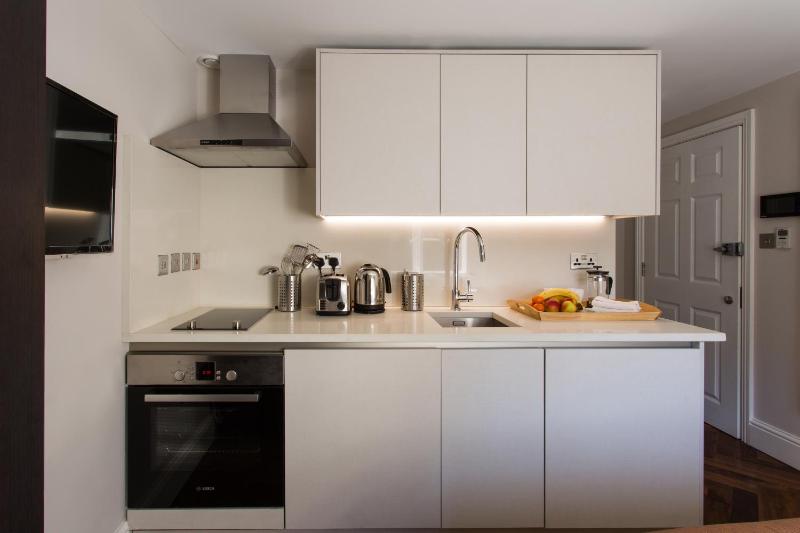 Studio Apartment image 3