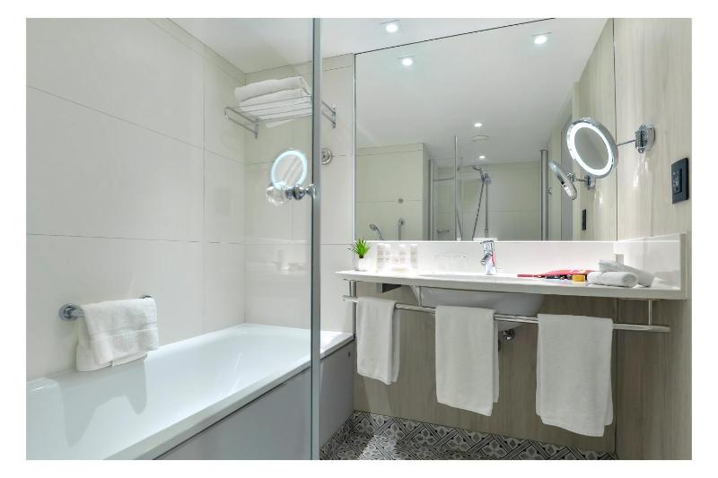 Bay View Suite with Terrace image 2