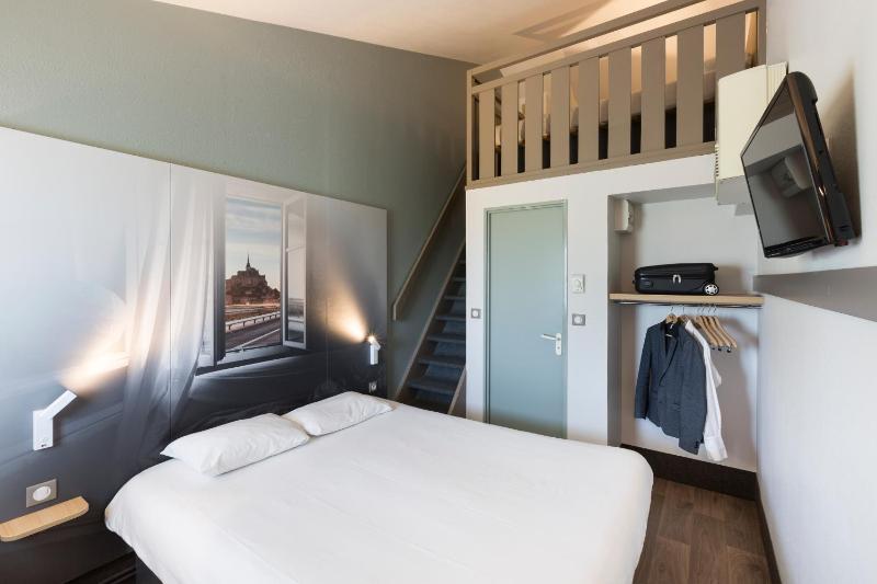 Quadruple Room image 1