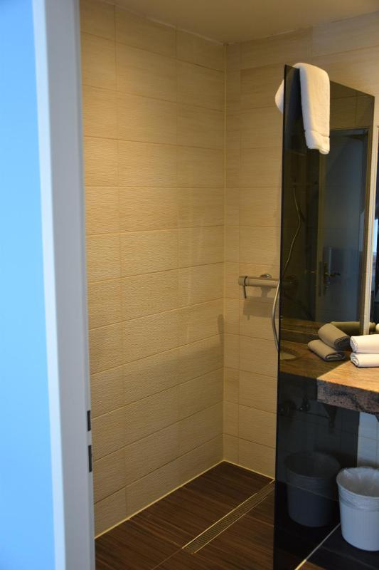 Triple Room image 2