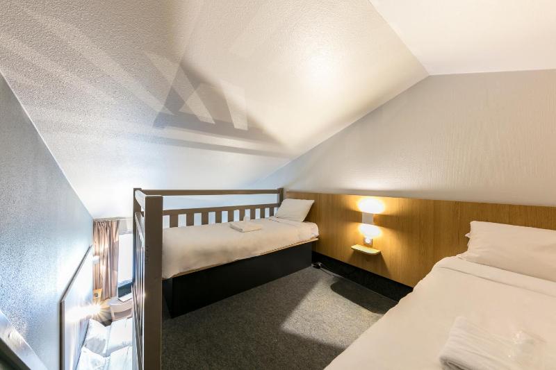 Quadruple Room image 3