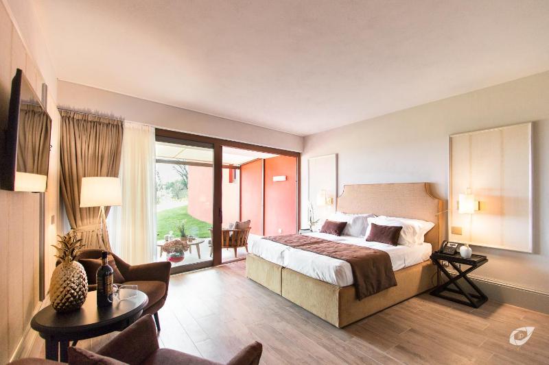 Superior Double or Twin Room with Garden View image 1