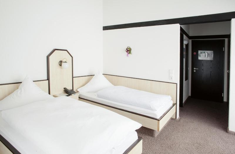 Double Room image 4