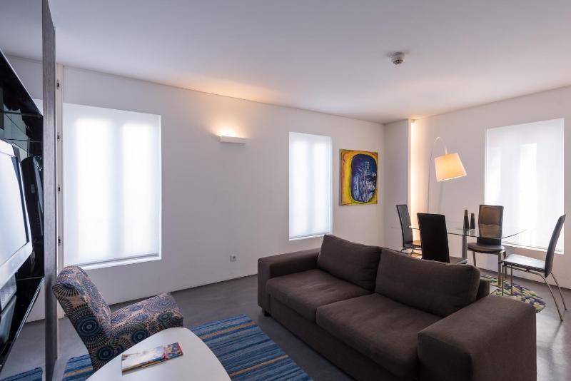 Apartments Pateo - Lisbon Lounge Suites - image 8