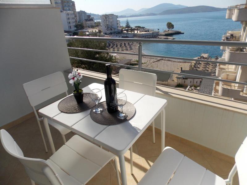 Studio Apartment with Sea View image 1