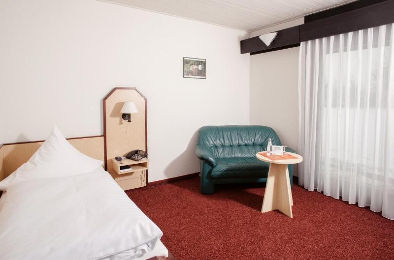 Single Room image 3