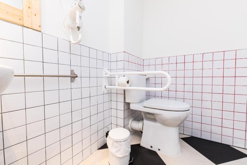 Triple Room with Private Bathroom image 2