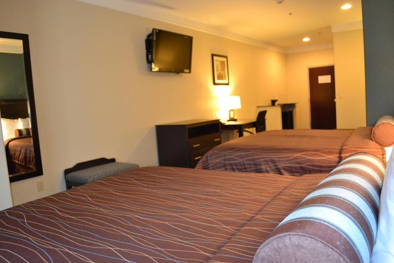 Queen Suite with Two Queen Beds image 1