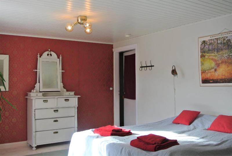 Double Room with Shared Bathroom image 2