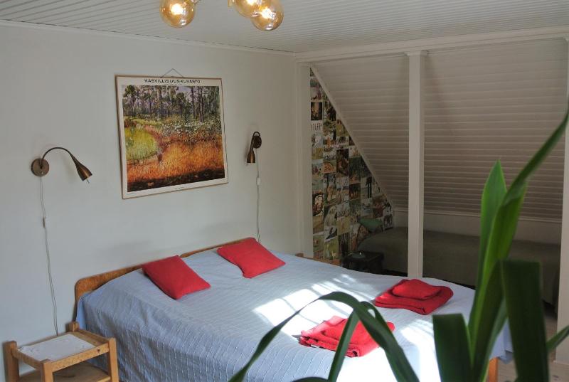 Double Room with Shared Bathroom image 3