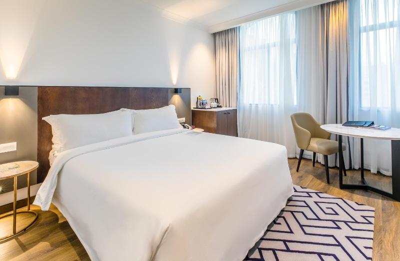 Signature Superior King Room