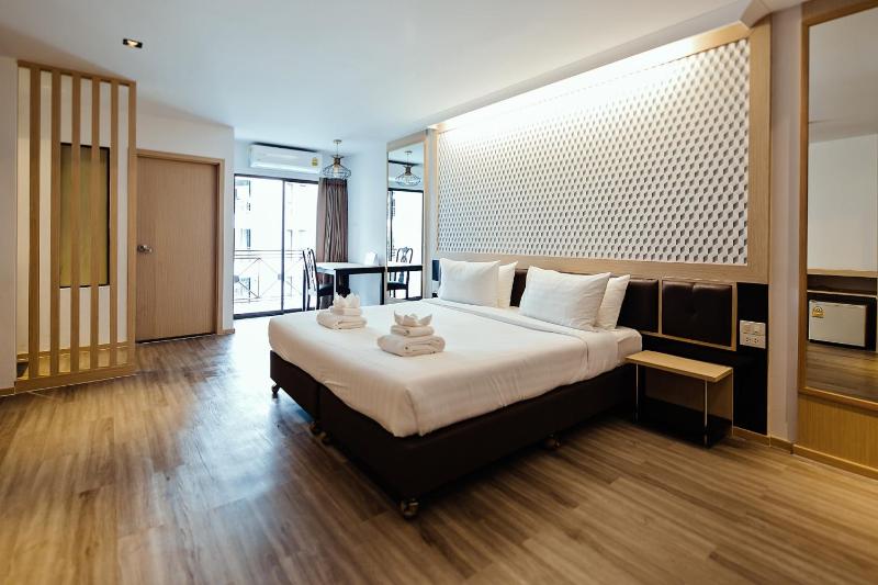Junior Suite King Room image 1