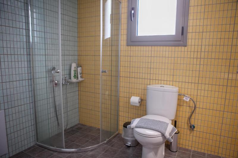 Lak Peristeri Homes 50m from metro station - image 11