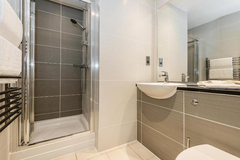 Standard Double Room image 3