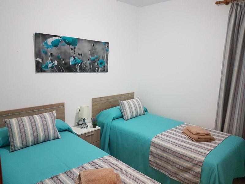 Villa familiar con piscina privada en Calan Blanes - image 25