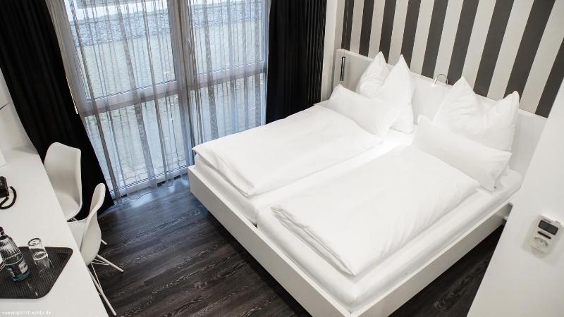 Deluxe Single Room image 4