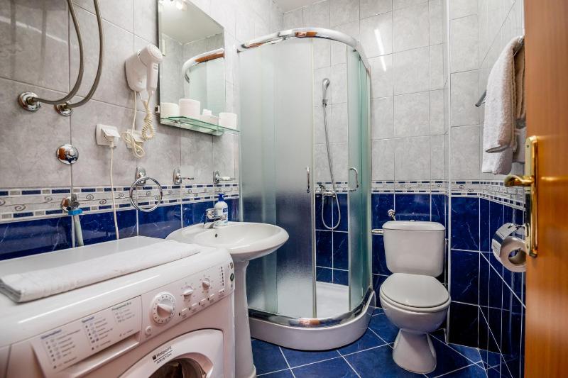 Studio Apartment image 4