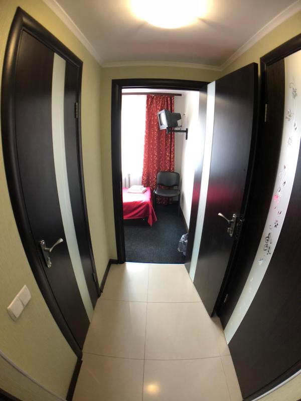 Economy Single Room with Shared Bathroom image 2