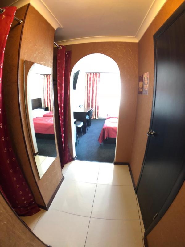 Comfort Twin Room image 4