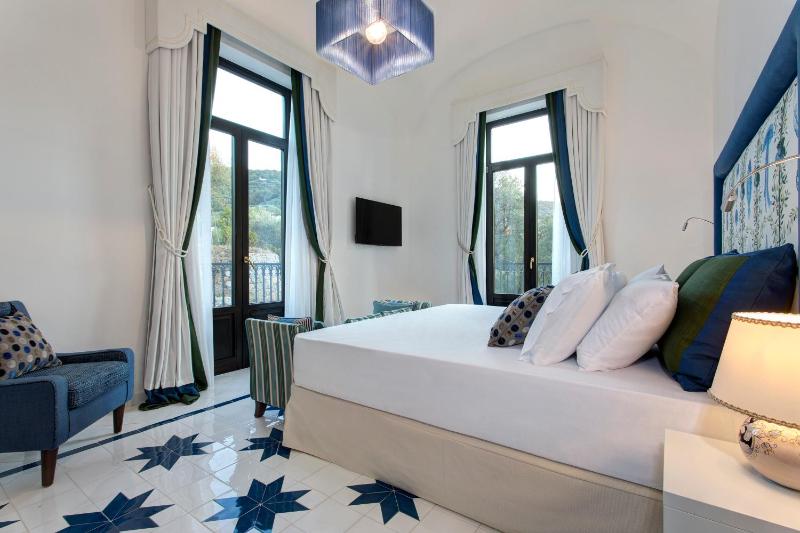 Superior Double or Twin Room with Garden View and Balcony image 3